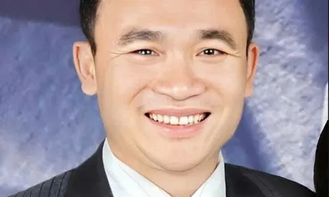 SÓNG "@4.0" VÀ CƠN NGHIỆN TÌNH TRONG CHIẾC GIƯỜNG ĐẠI DƯƠNG