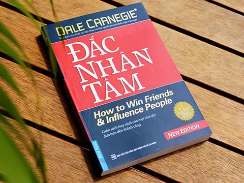 Đắc nhân tâm – Nghệ thuật đối nhân xử thế giúp thay đổi vận mệnh